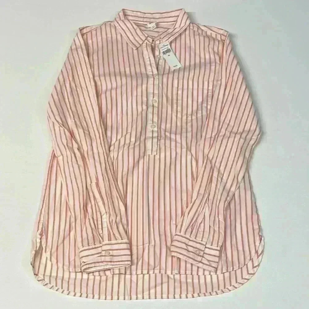 NWT Women’s Gap Pullover Button Down - Size XS